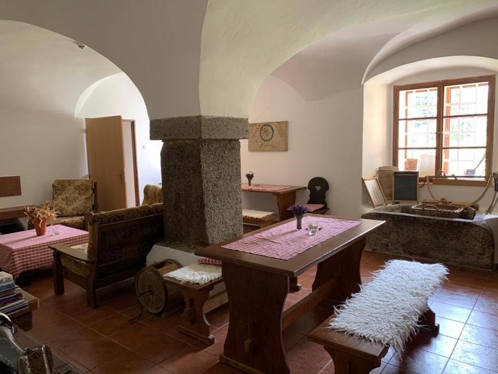 Hotel Zámek Jindřichovice Kolinec Esterno foto