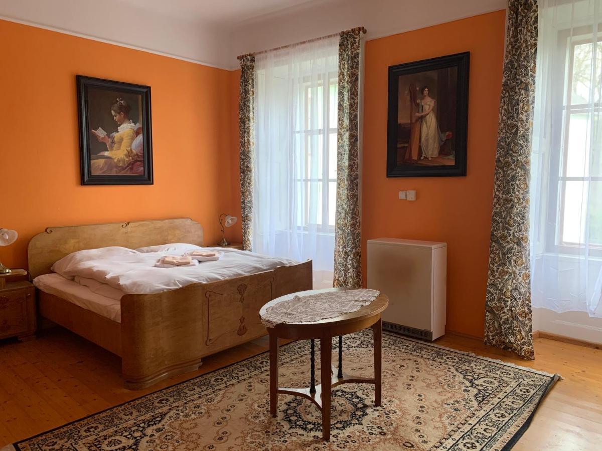 Hotel Zámek Jindřichovice Kolinec Esterno foto