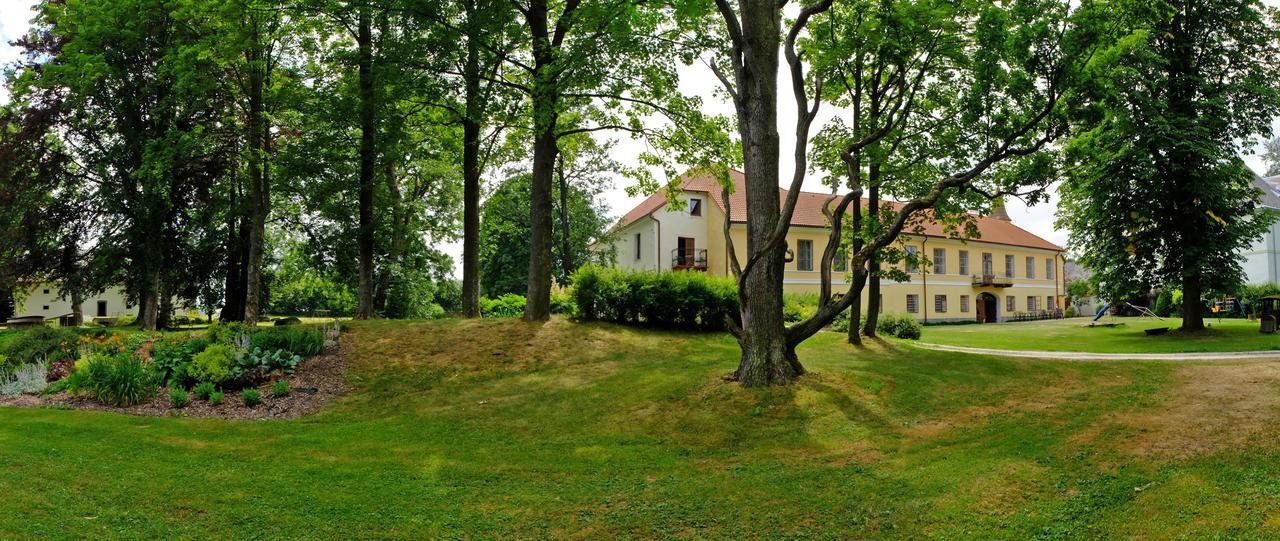 Hotel Zámek Jindřichovice Kolinec Esterno foto